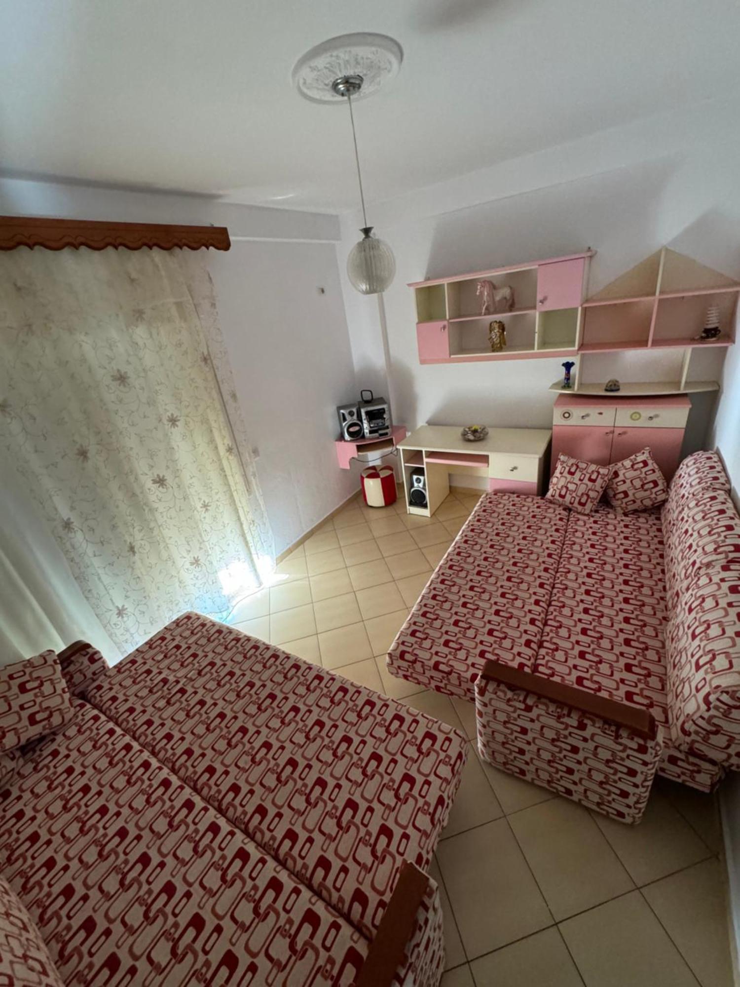 Blehami_entire_apartment